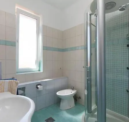 Mit Balkon Fuer Zwei Personen Apartment