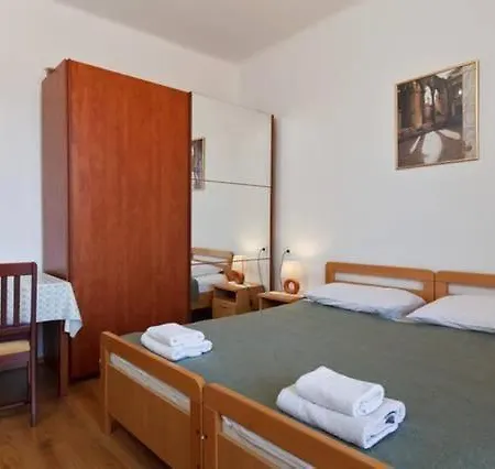 Mit Balkon Fuer Zwei Personen Apartment Split